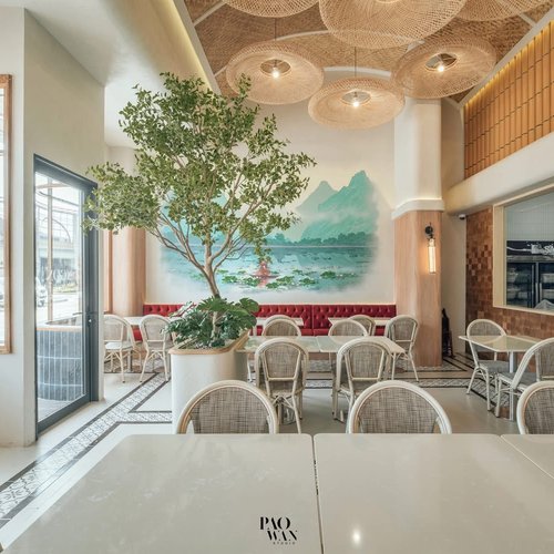 NGON's street-facing dining room